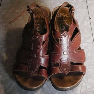 Leather T-strap heels